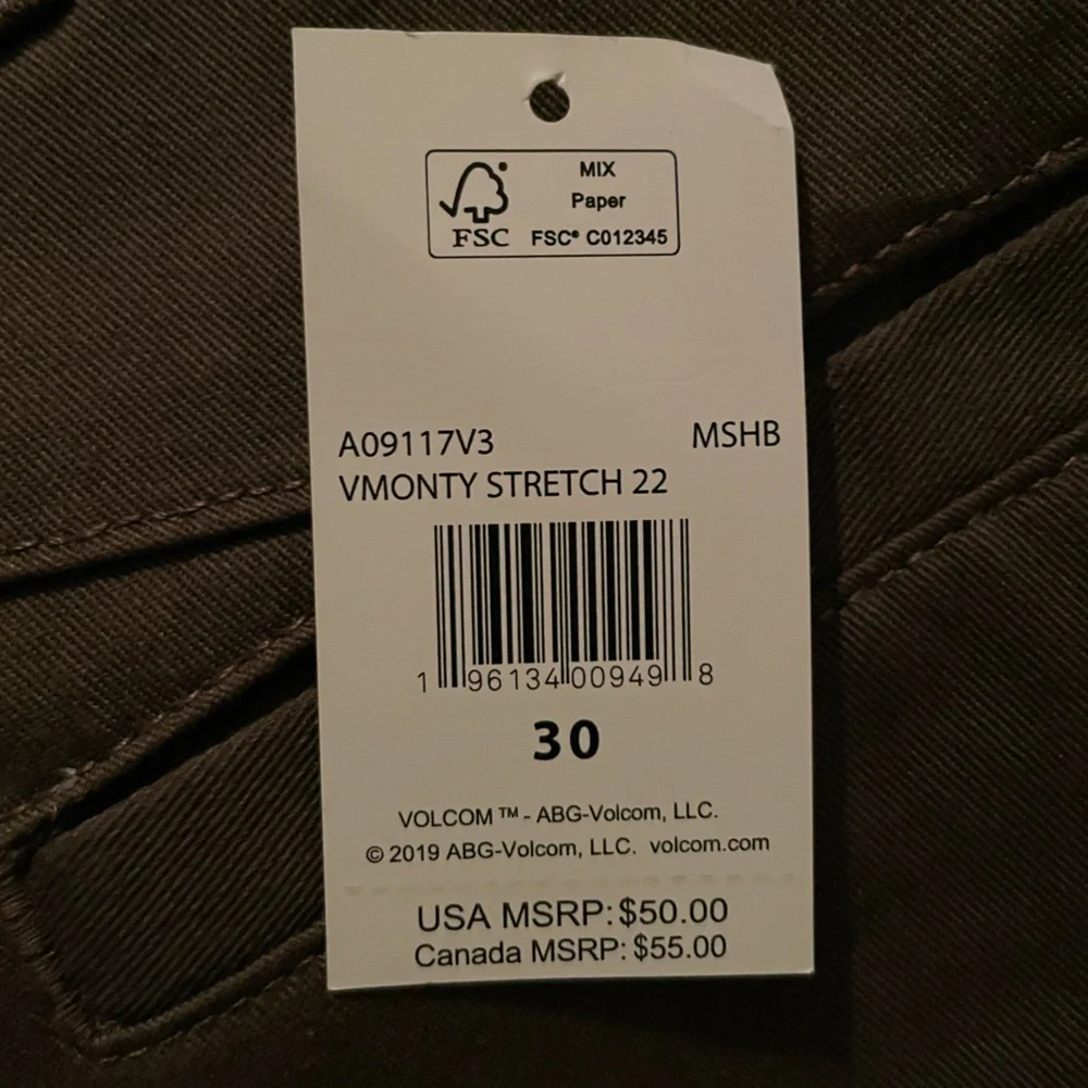 Volcom shorts - Picture 8 of 9
